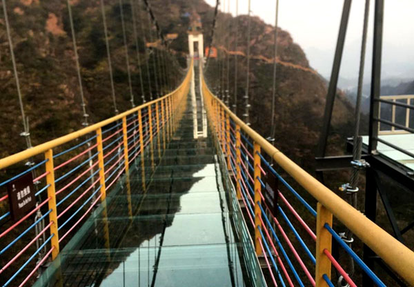 玻璃吊桥