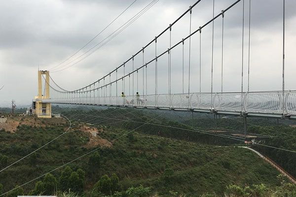 景观悬空玻璃桥