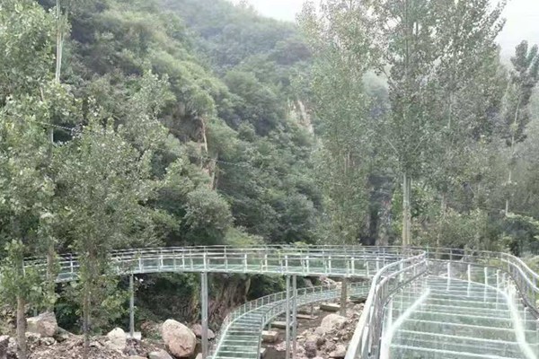 玻璃水滑道设备