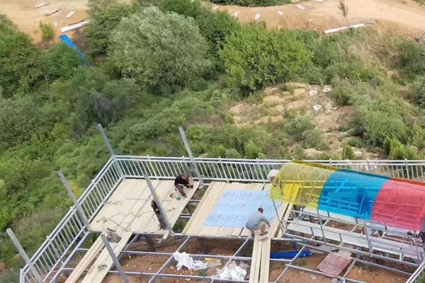 景观玻璃旱滑道