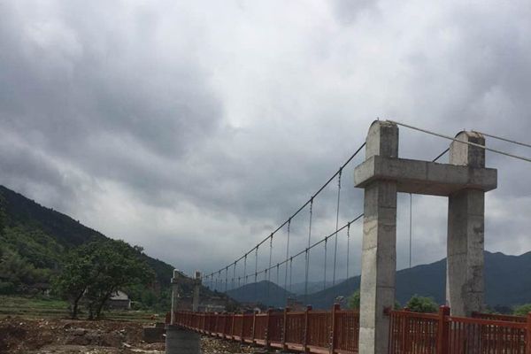 景区防腐木吊桥