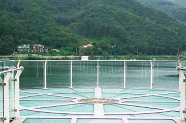 玻璃景观台